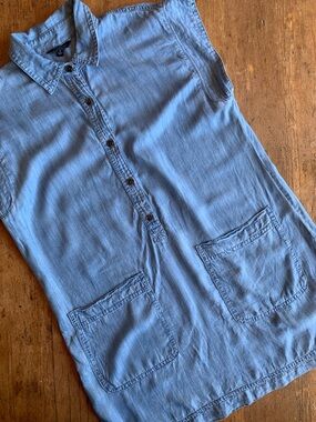 Banana Republic Light Blue Chambray Denim-Style Dress